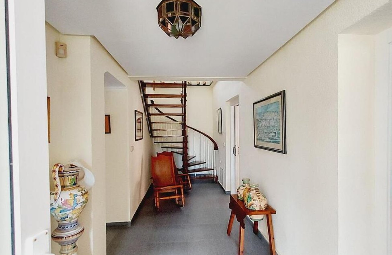 Resale - Villa -
Orihuela Costa - Cabo Roig