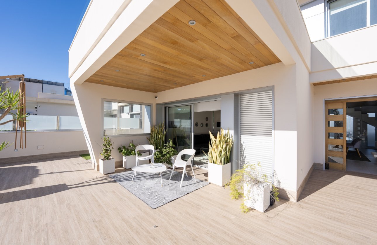 Resale - Villa -
Orihuela Costa - Cabo Roig