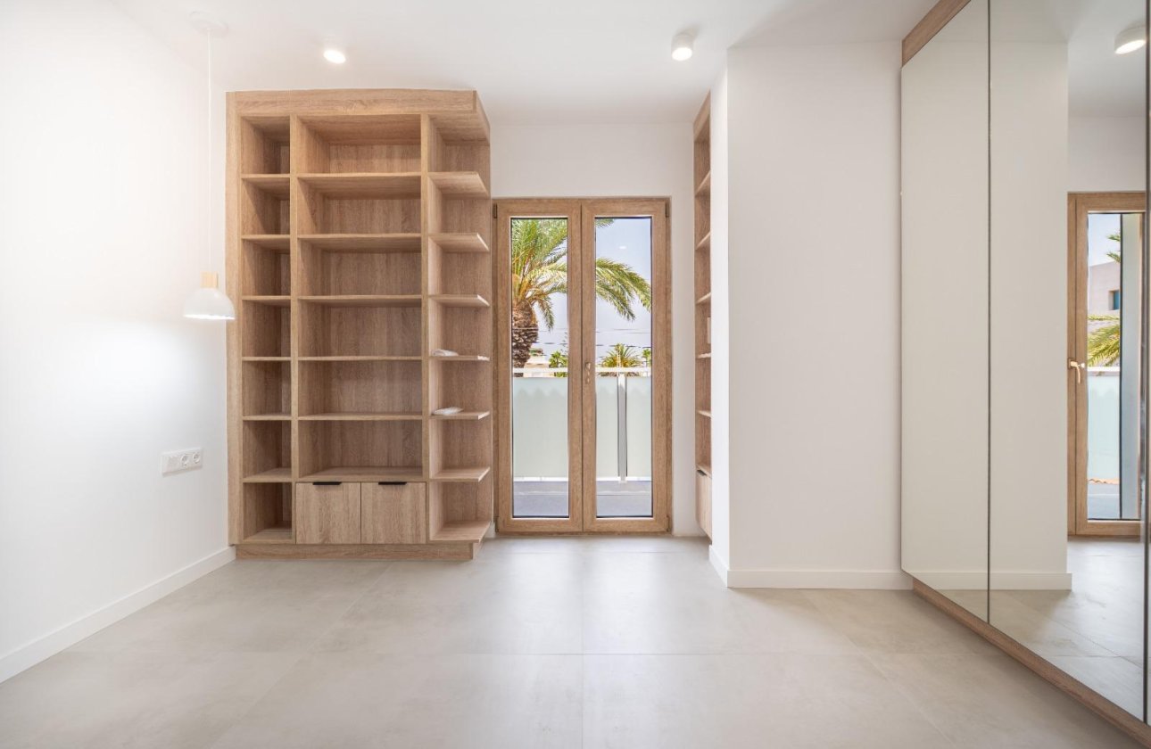 Resale - Villa -
Orihuela Costa - Cabo Roig