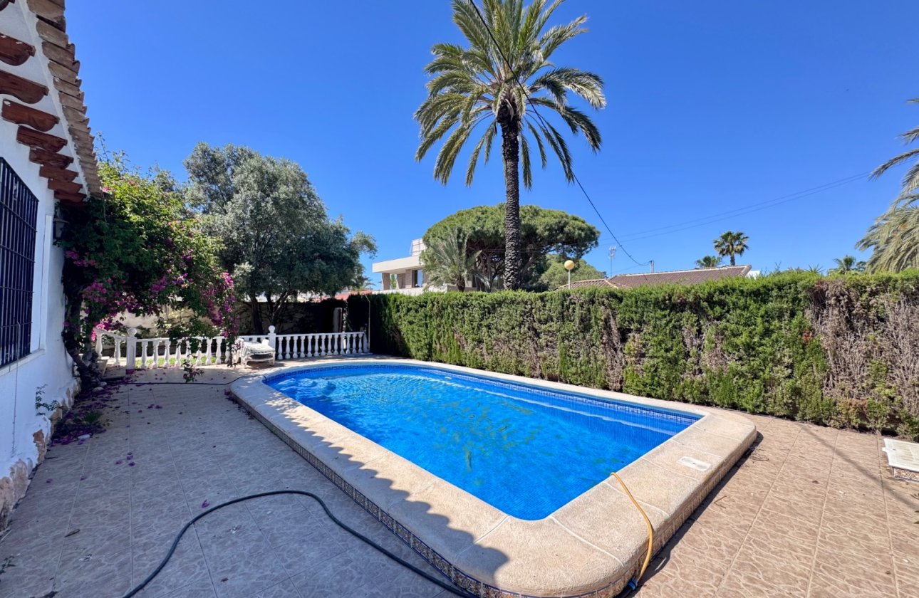 Resale - Villa -
Orihuela Costa - Cabo Roig