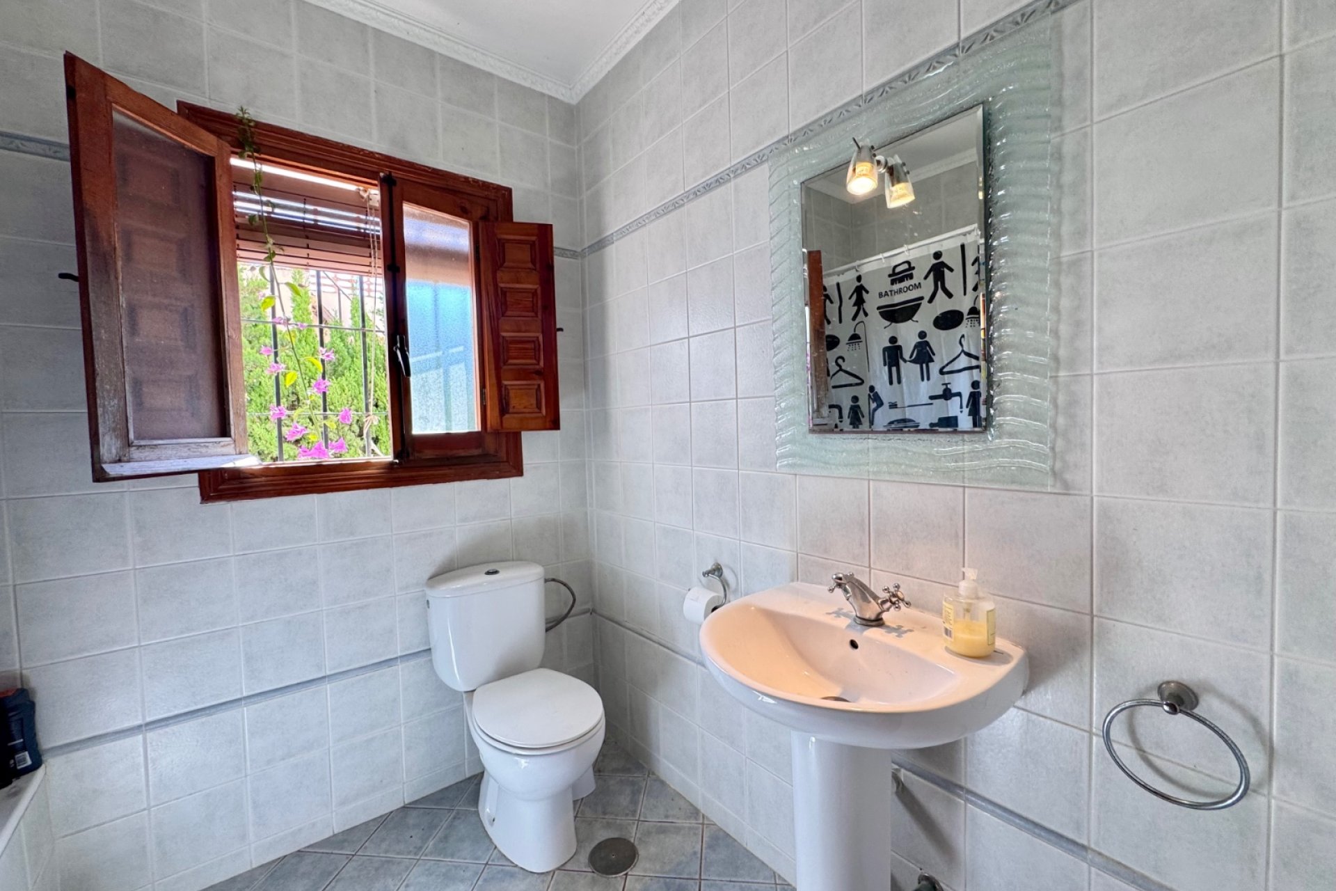 Resale - Villa -
Orihuela Costa - Cabo Roig