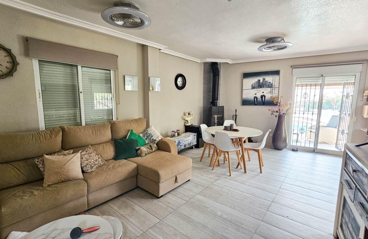 Resale - Villa -
Orihuela Costa - Cabo Roig