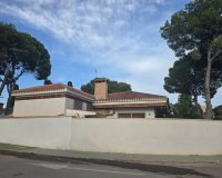 Resale - Villa -
Orihuela Costa - Campoamor