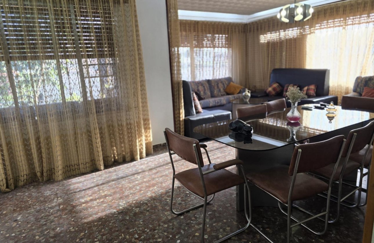 Resale - Villa -
Orihuela Costa - Campoamor