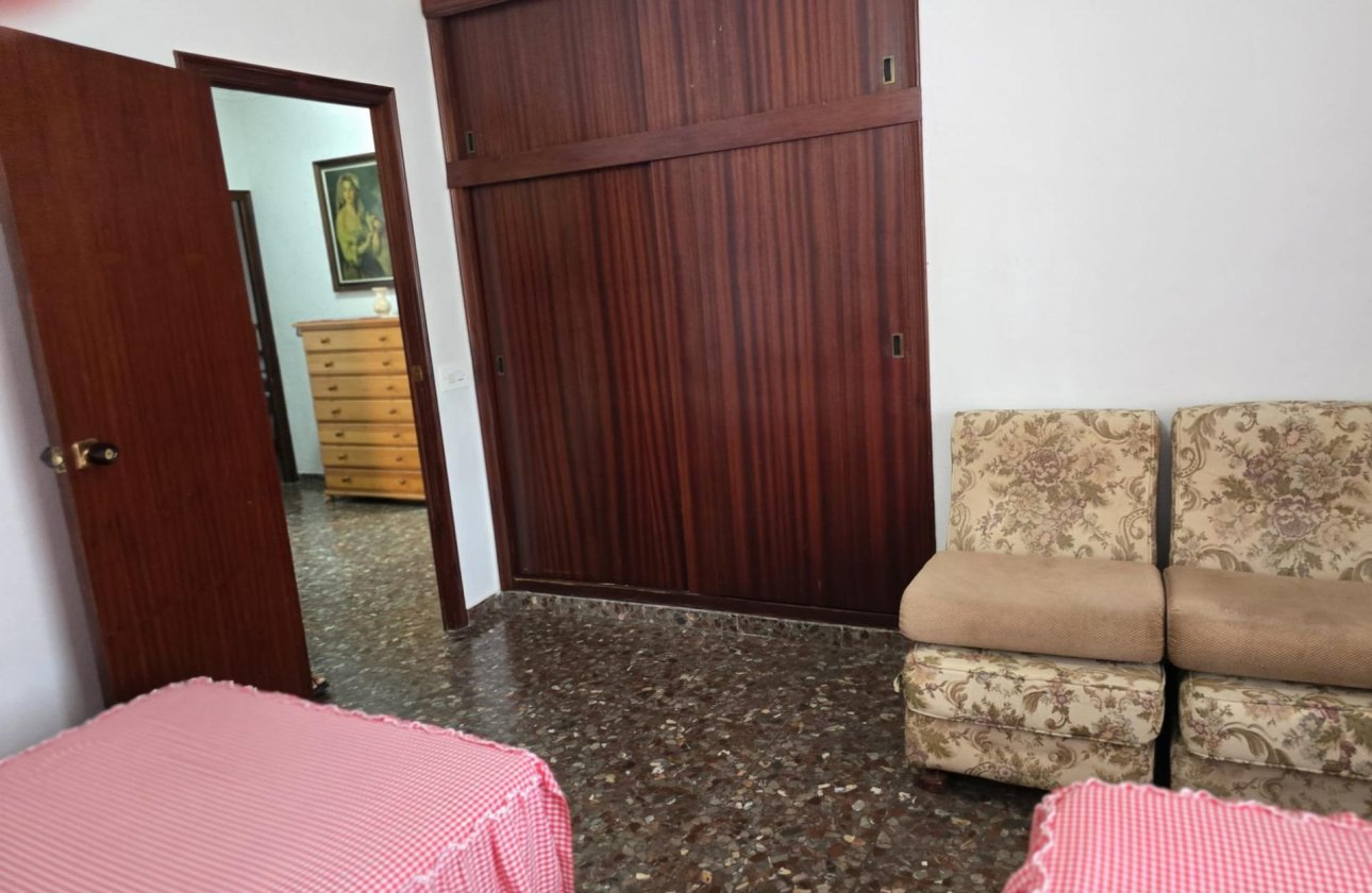 Resale - Villa -
Orihuela Costa - Campoamor