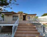 Resale - Villa -
Orihuela Costa - Campoamor