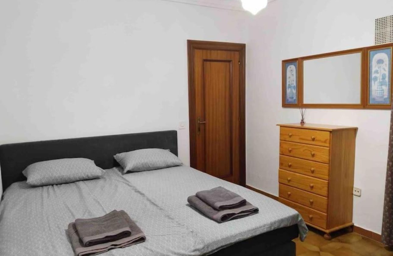 Resale - Villa -
Orihuela Costa - Campoamor