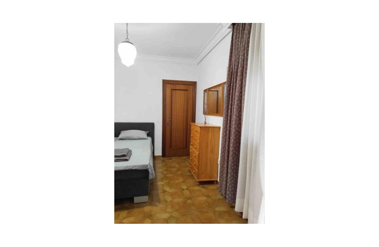 Resale - Villa -
Orihuela Costa - Campoamor