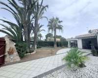 Resale - Villa -
Orihuela Costa - Campoamor