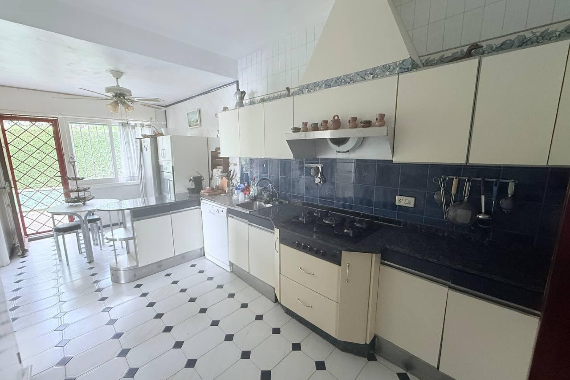 Resale - Villa -
Orihuela Costa - Campoamor