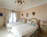 Resale - Villa -
Orihuela Costa - Campoamor