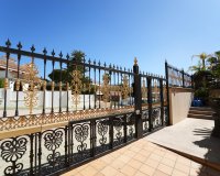 Resale - Villa -
Orihuela Costa - Campoamor