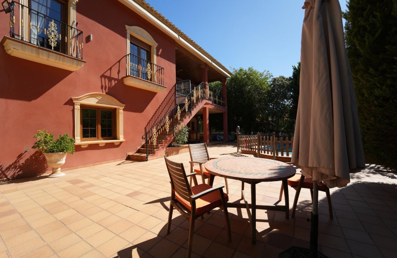 Resale - Villa -
Orihuela Costa - Campoamor