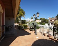 Resale - Villa -
Orihuela Costa - Campoamor