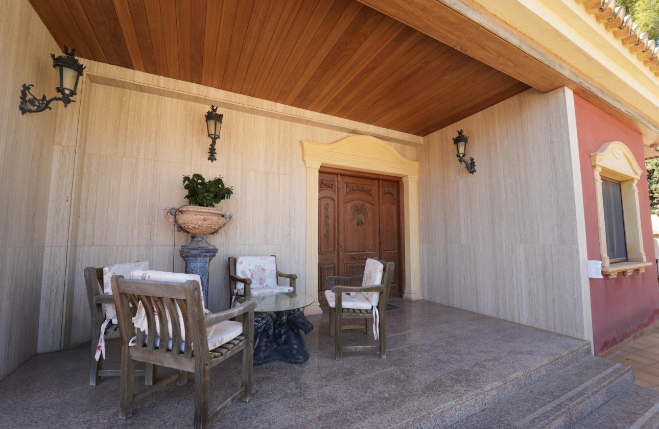 Resale - Villa -
Orihuela Costa - Campoamor