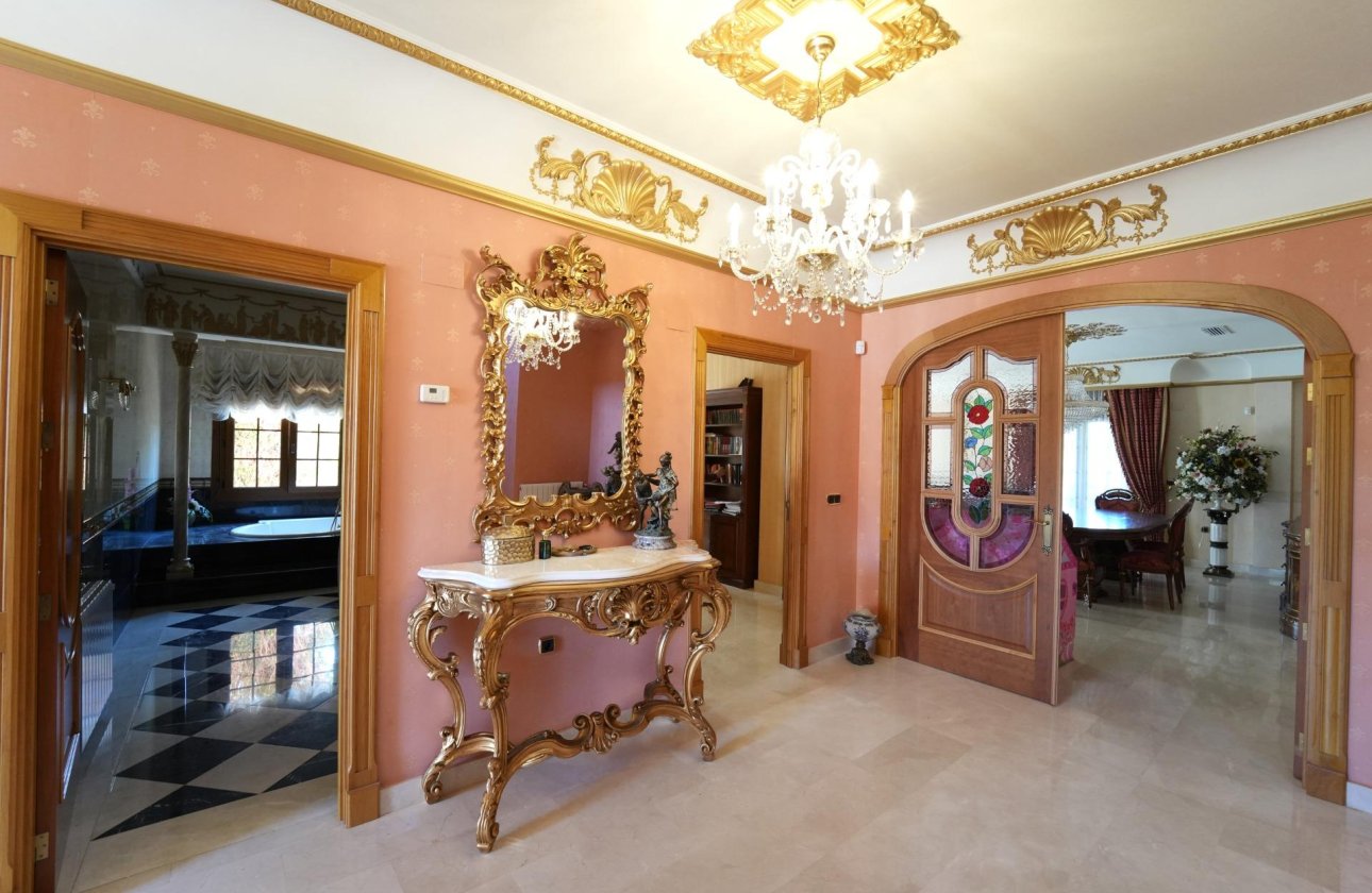 Resale - Villa -
Orihuela Costa - Campoamor