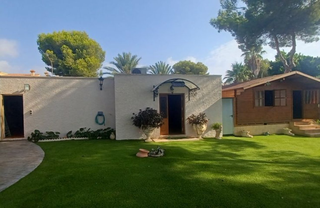 Resale - Villa -
Orihuela Costa - Costa Blanca