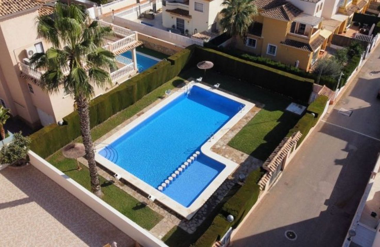 Resale - Villa -
Orihuela Costa - Costa Blanca