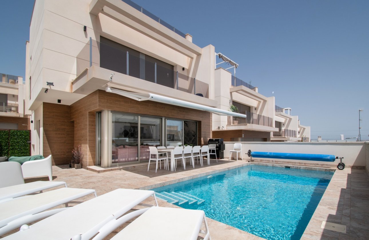 Resale - Villa -
Orihuela Costa - Costa Blanca