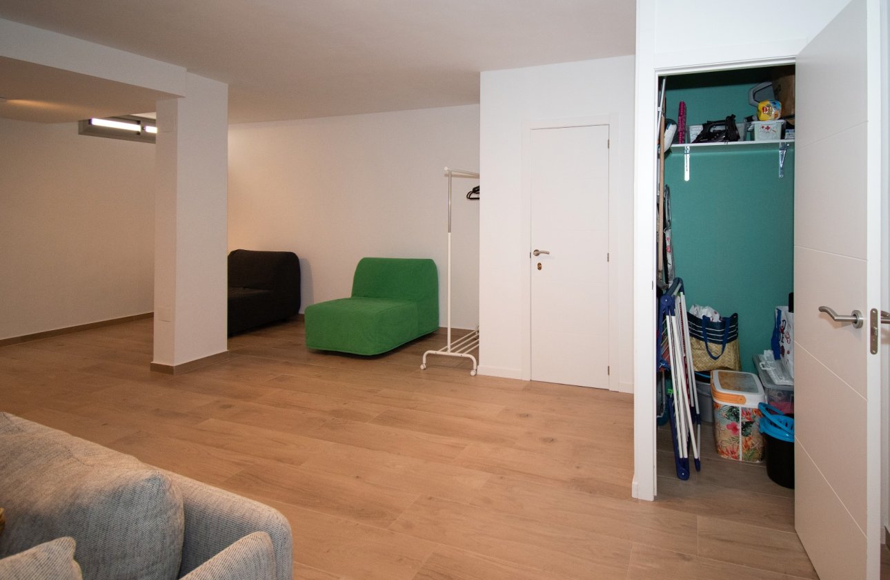 Resale - Villa -
Orihuela Costa - Costa Blanca