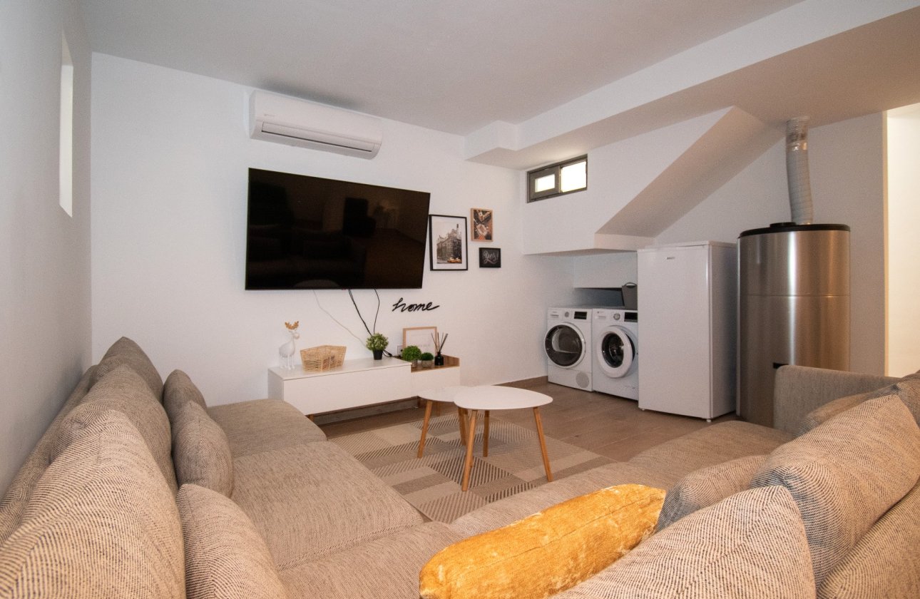 Resale - Villa -
Orihuela Costa - Costa Blanca