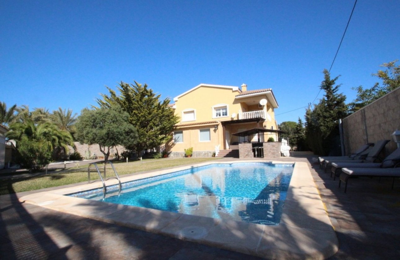 Resale - Villa -
Orihuela Costa - Costa Blanca
