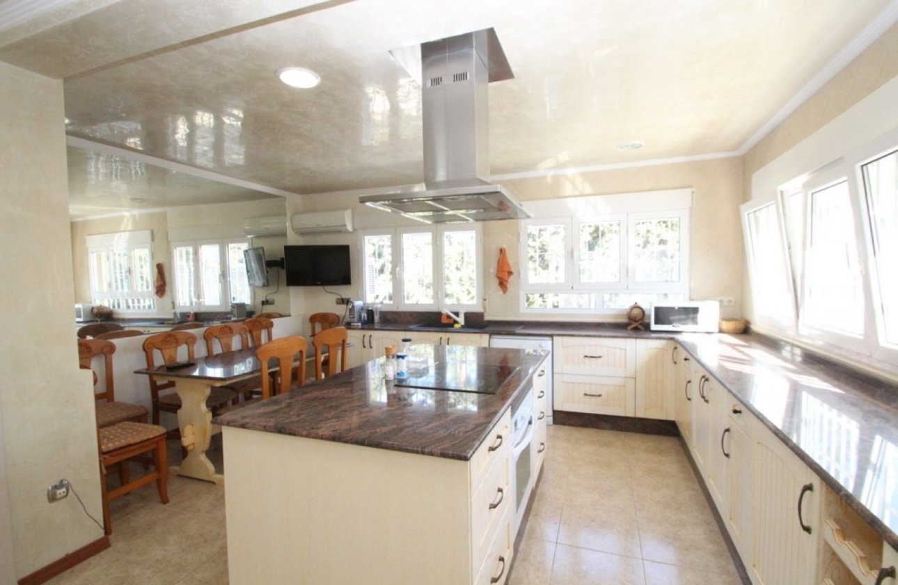 Resale - Villa -
Orihuela Costa - Costa Blanca