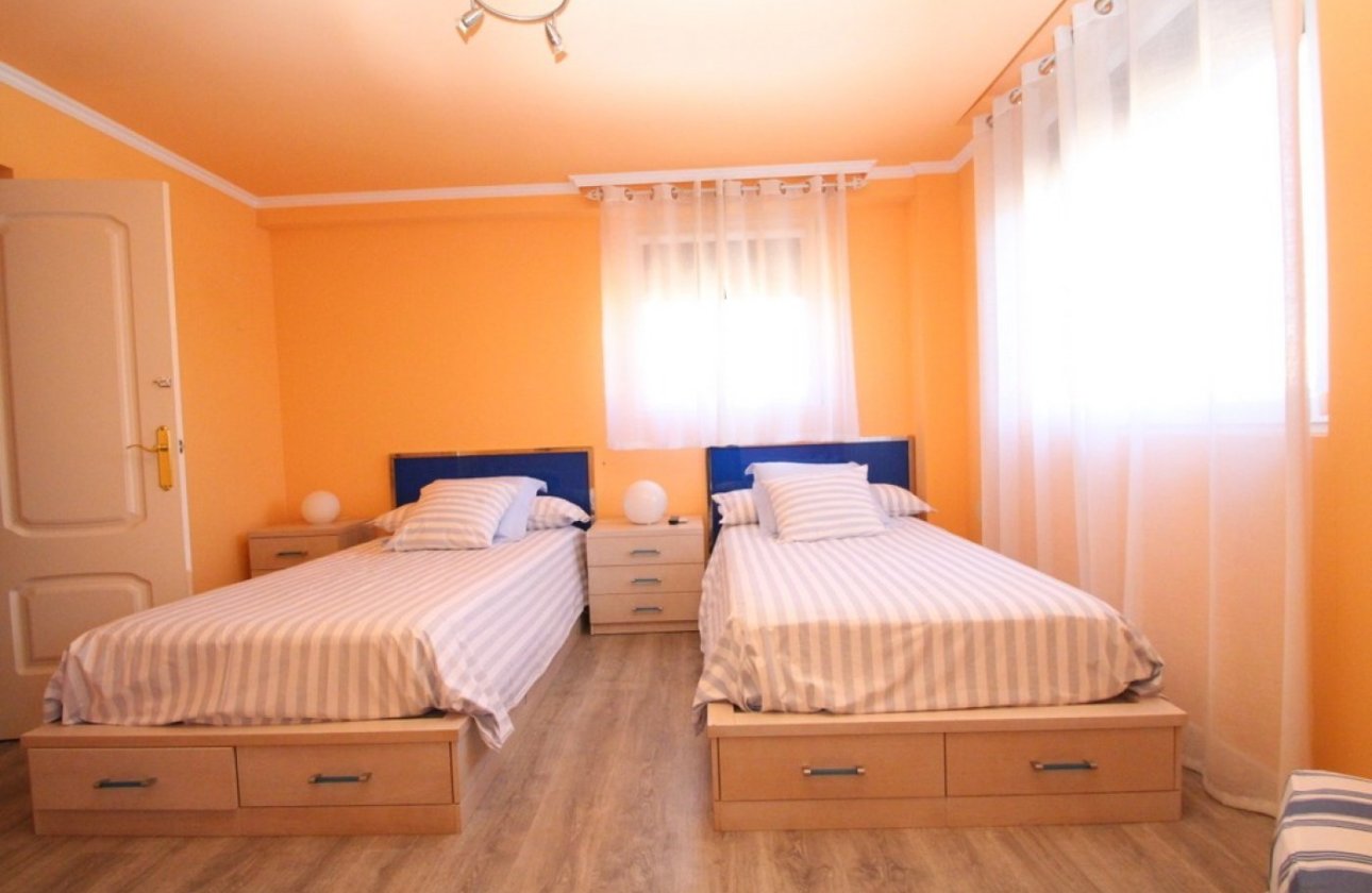 Resale - Villa -
Orihuela Costa - Costa Blanca