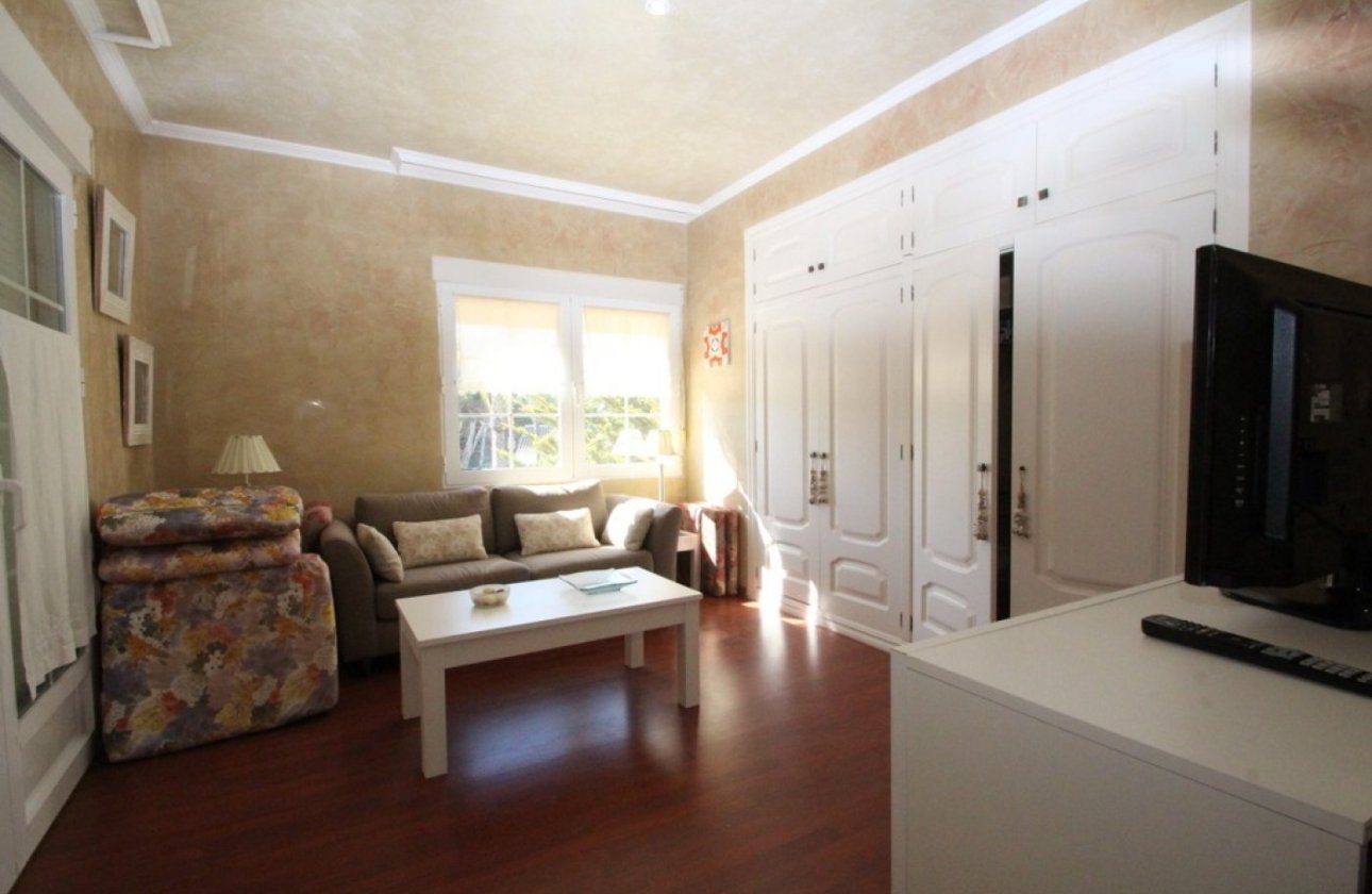 Resale - Villa -
Orihuela Costa - Costa Blanca