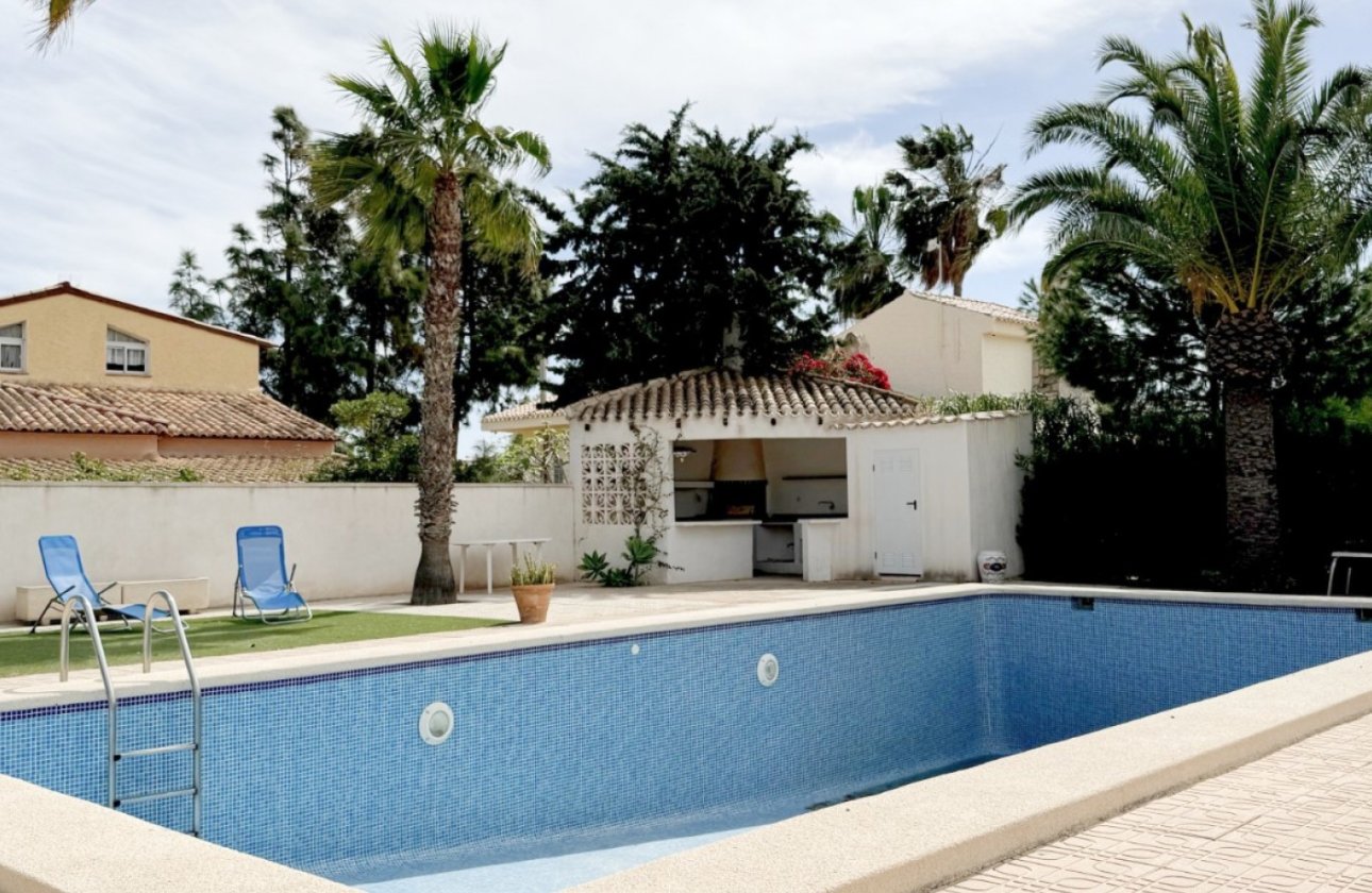 Resale - Villa -
Orihuela Costa - Costa Blanca