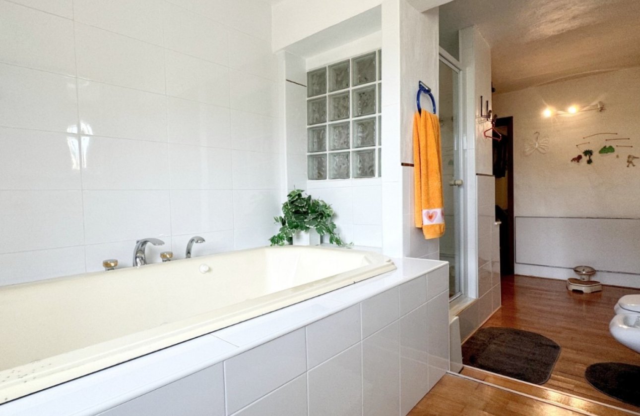 Resale - Villa -
Orihuela Costa - Costa Blanca