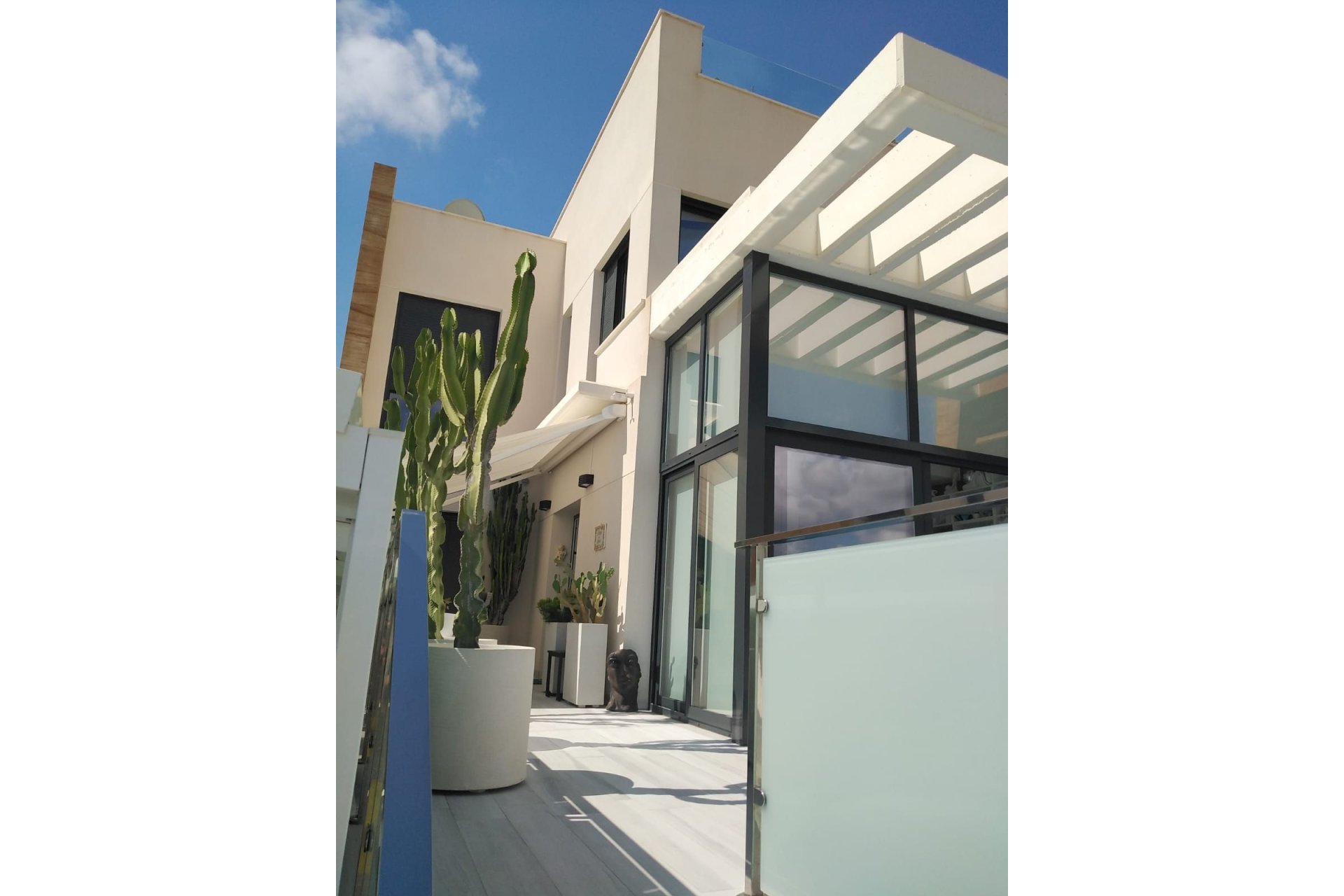 Resale - Villa -
Orihuela Costa - Costa Blanca