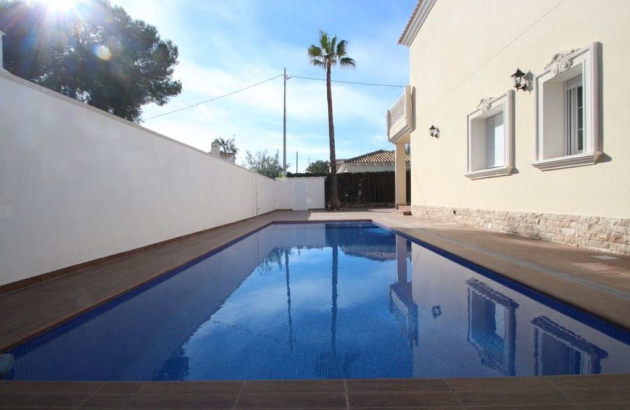 Resale - Villa -
Orihuela Costa - Costa Blanca