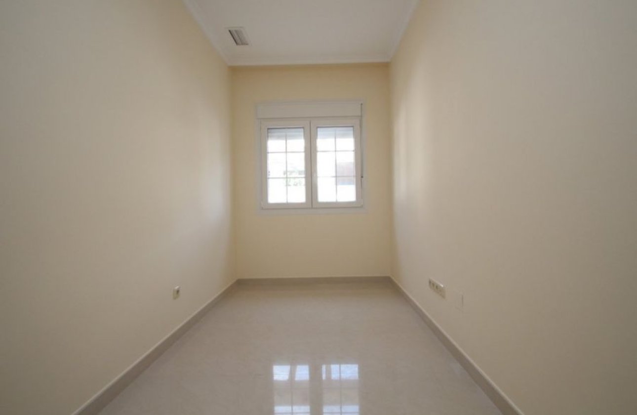 Resale - Villa -
Orihuela Costa - Costa Blanca