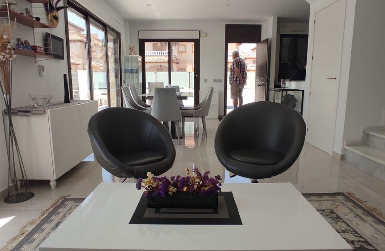 Resale - Villa -
Orihuela Costa - Costa Blanca