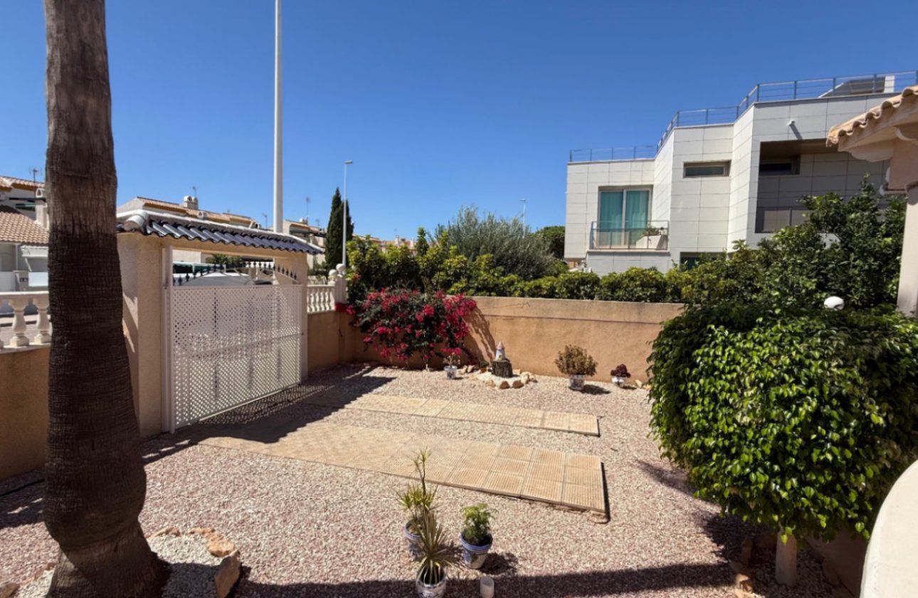 Resale - Villa -
Orihuela Costa - Costa Blanca