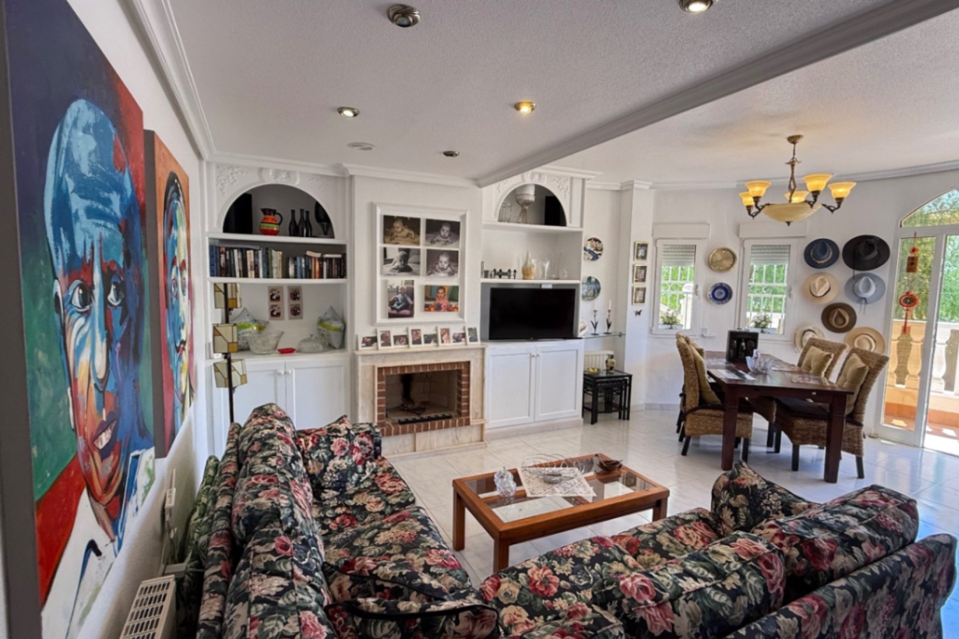 Resale - Villa -
Orihuela Costa - Costa Blanca