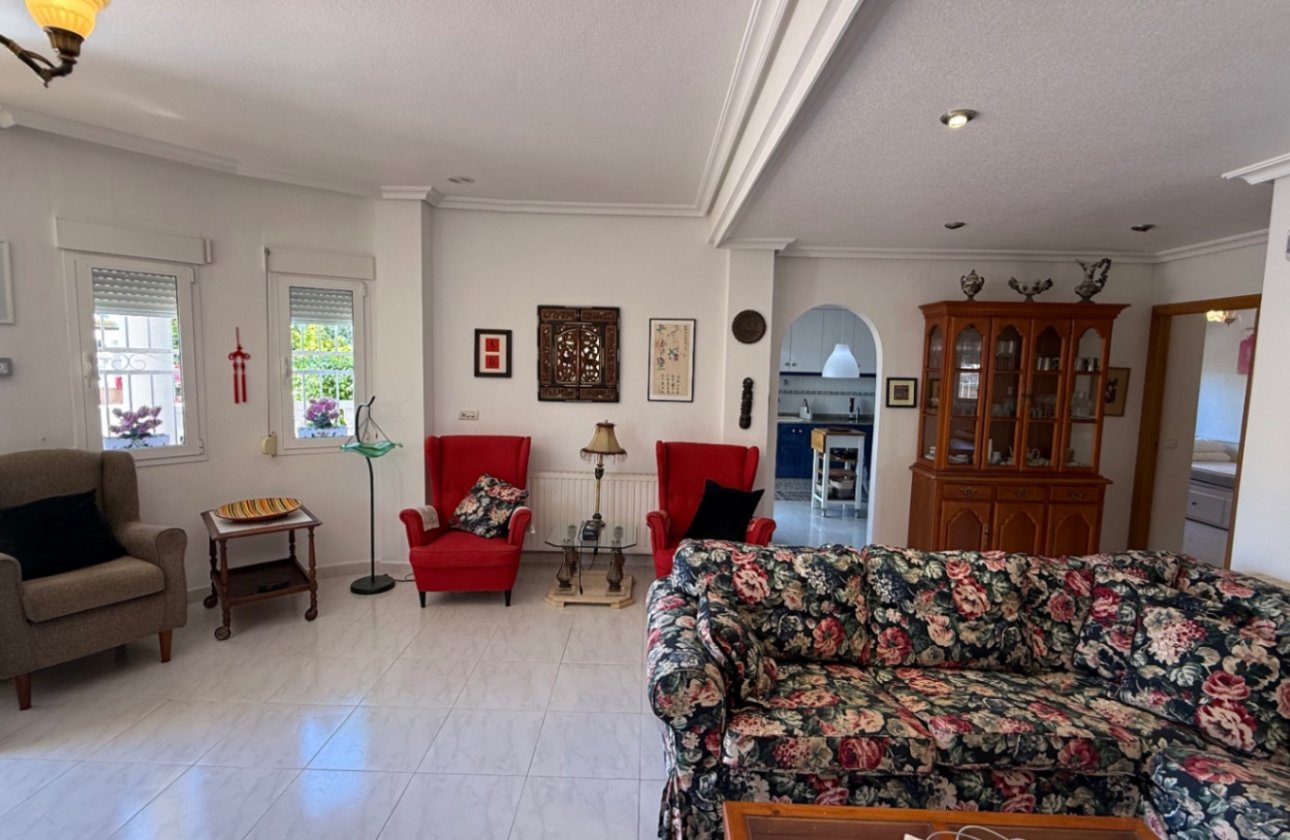 Resale - Villa -
Orihuela Costa - Costa Blanca