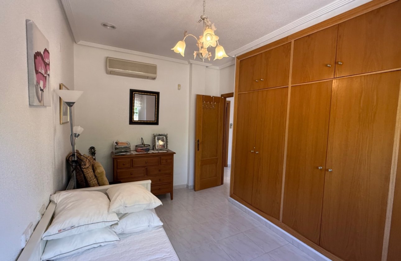 Resale - Villa -
Orihuela Costa - Costa Blanca