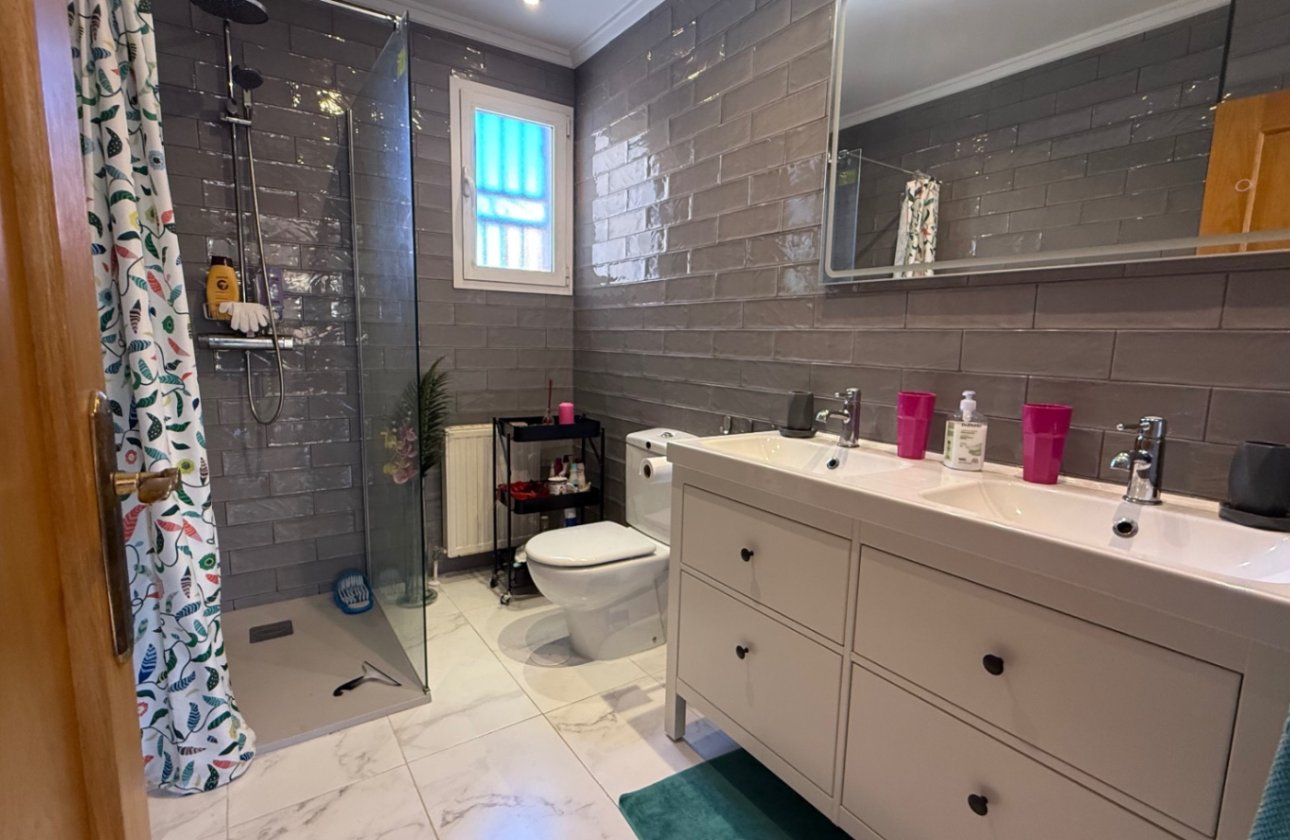 Resale - Villa -
Orihuela Costa - Costa Blanca