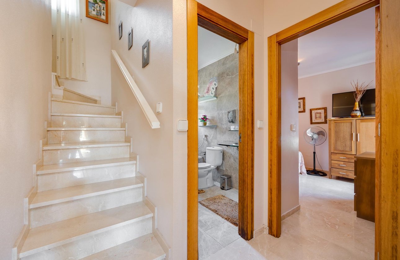 Resale - Villa -
Orihuela Costa - Costa Blanca