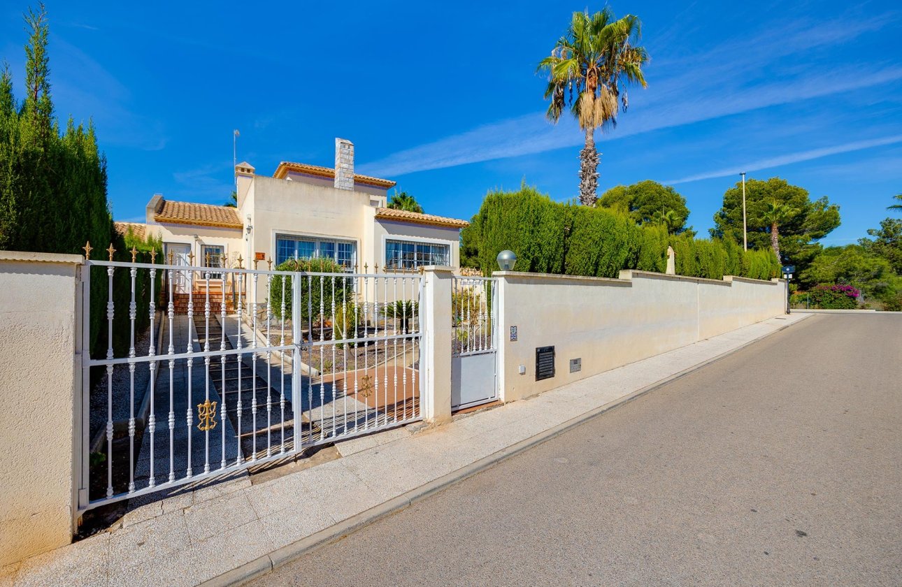 Resale - Villa -
Orihuela Costa - Costa Blanca