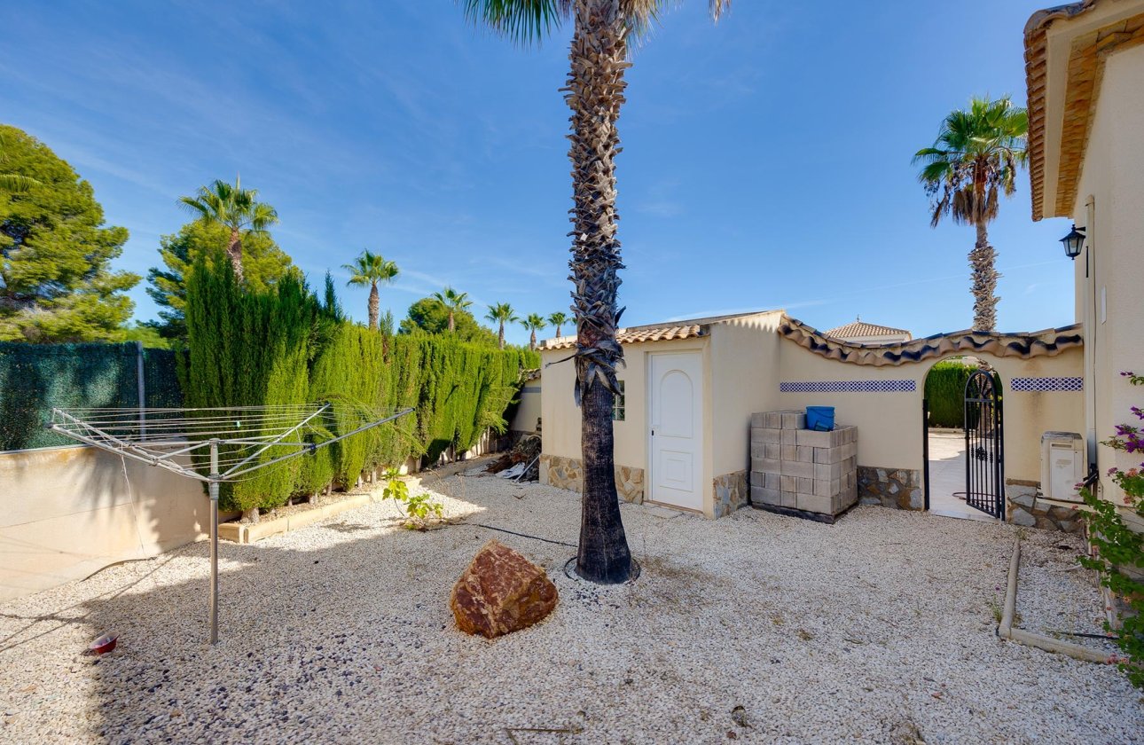 Resale - Villa -
Orihuela Costa - Costa Blanca