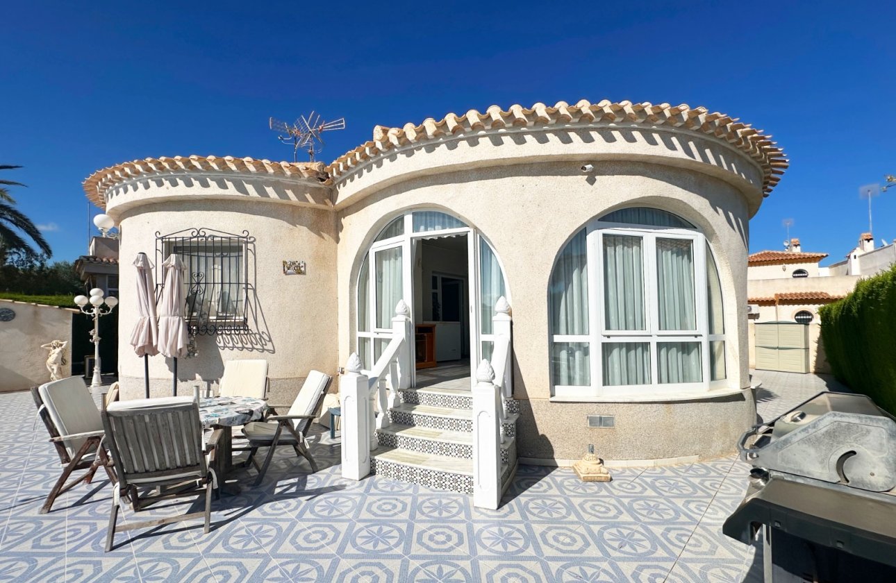 Resale - Villa -
Orihuela Costa - Costa Blanca