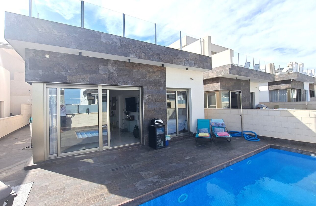 Resale - Villa -
Orihuela Costa - Costa Blanca