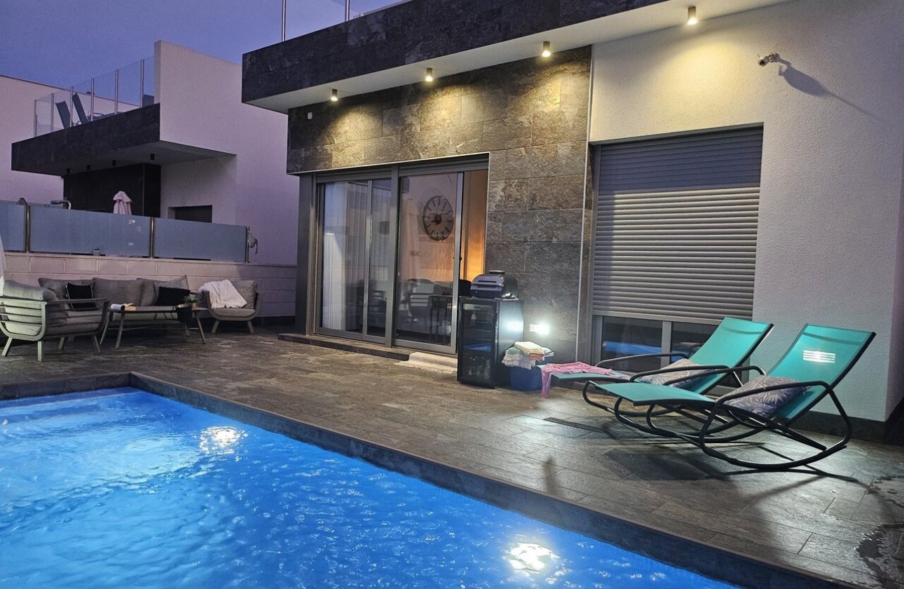 Resale - Villa -
Orihuela Costa - Costa Blanca