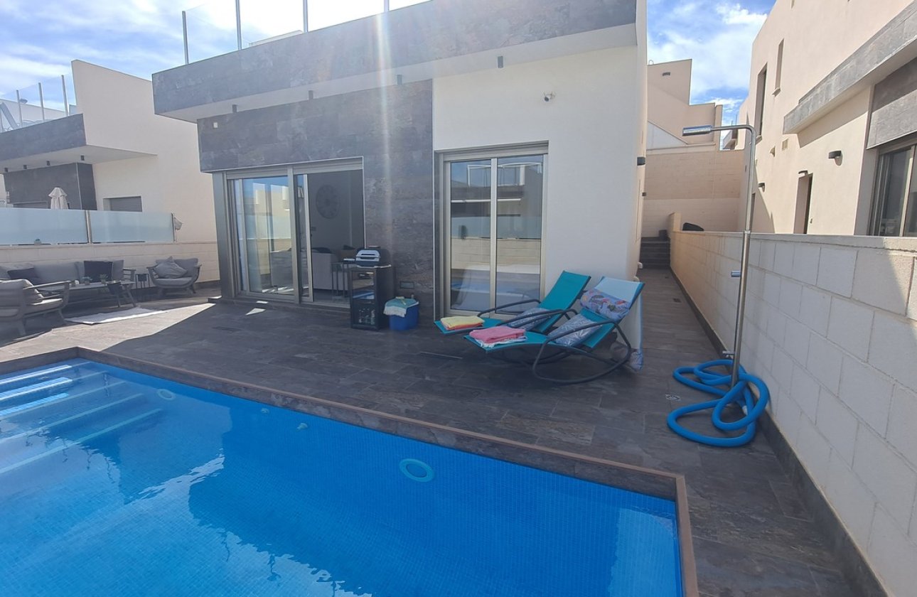 Resale - Villa -
Orihuela Costa - Costa Blanca