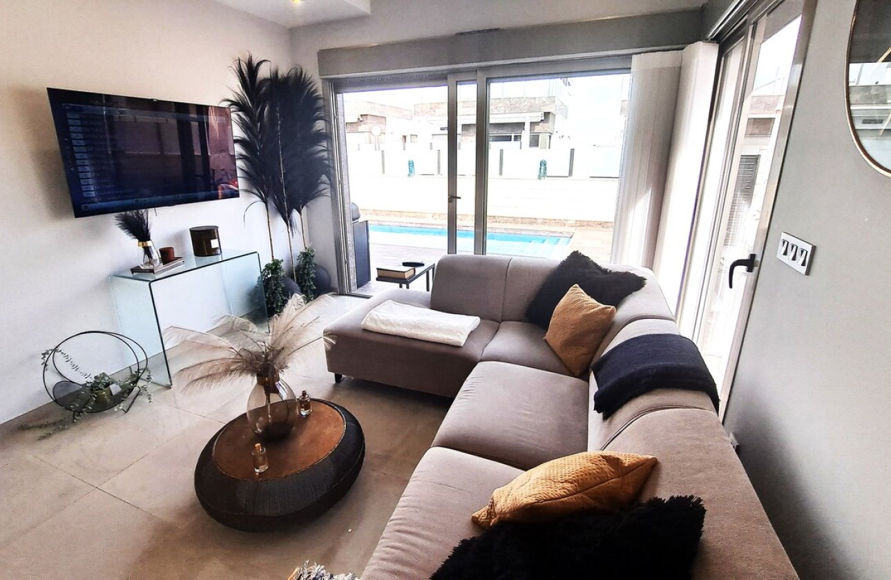 Resale - Villa -
Orihuela Costa - Costa Blanca