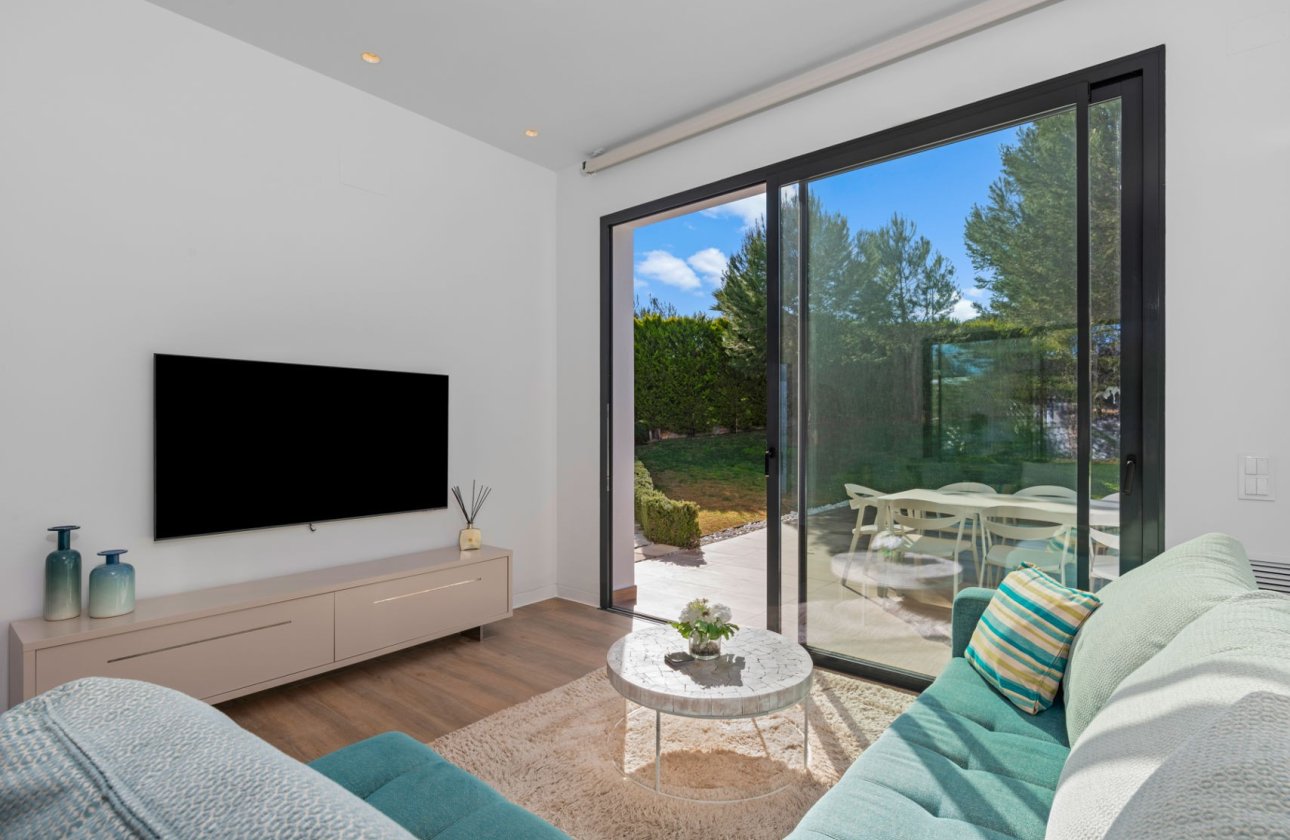 Resale - Villa -
Orihuela Costa - Costa Blanca