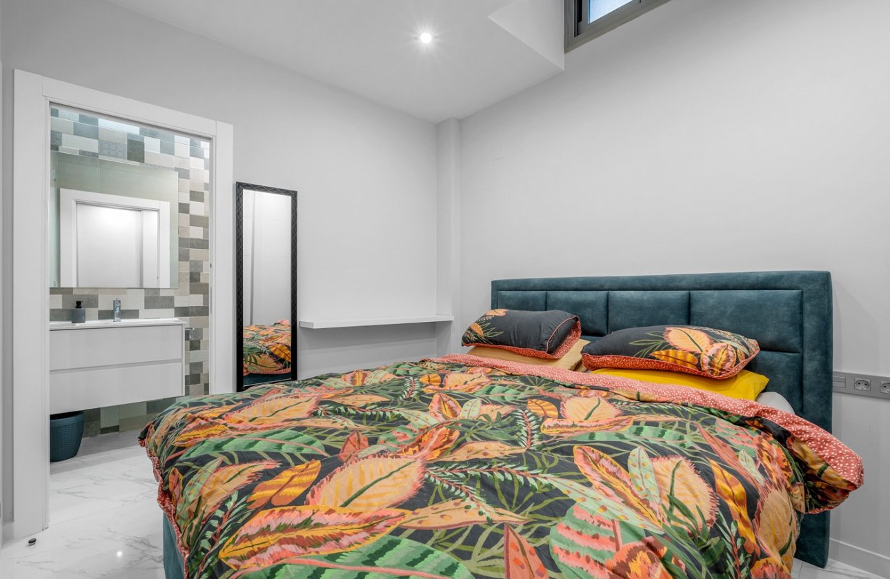 Resale - Villa -
Orihuela Costa - Costa Blanca